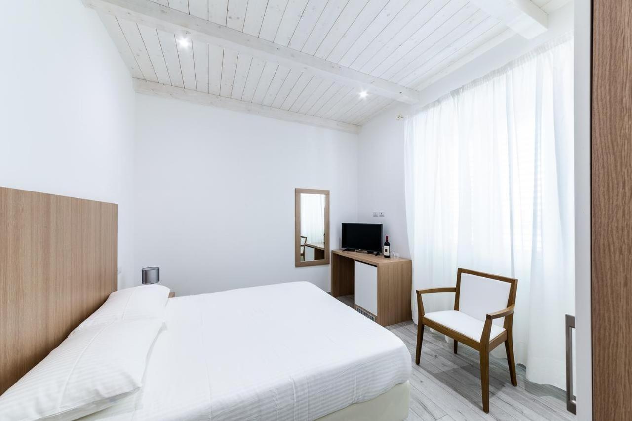 La Promenade Rooms & Suites 올비아 외부 사진