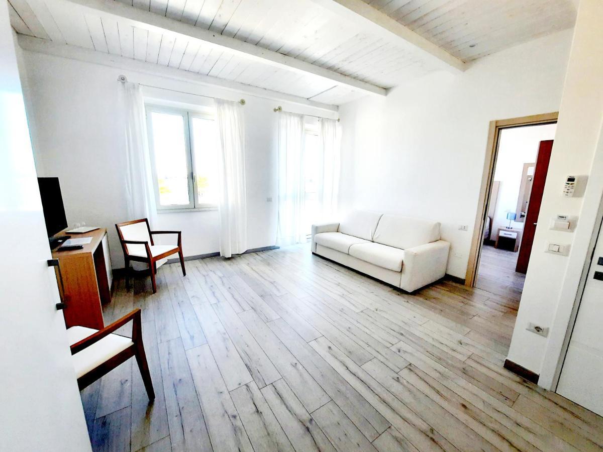 La Promenade Rooms & Suites 올비아 외부 사진